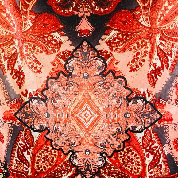 Red pattern blouse - Picture 3 of 5